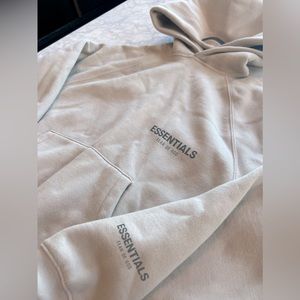 ESSENTIALS Hoodie w bag!